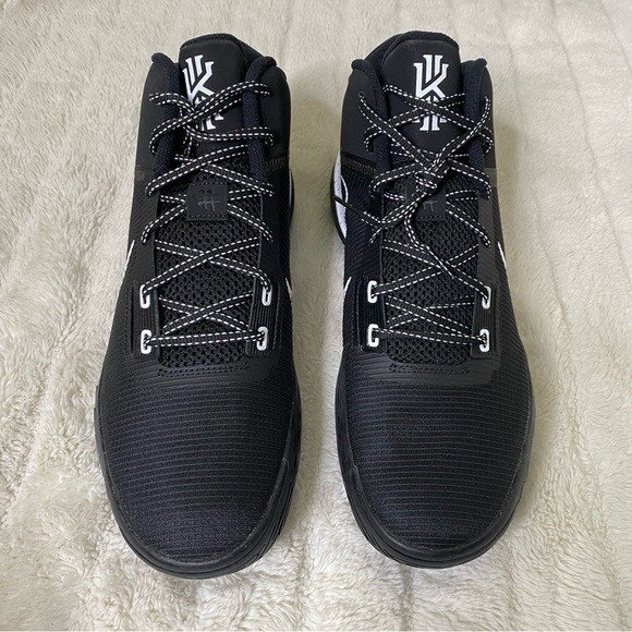 Nike Kyrie Flytrap 4 Men\'s Black and White Basketball Athletic Shoes New Size 13 main image 14